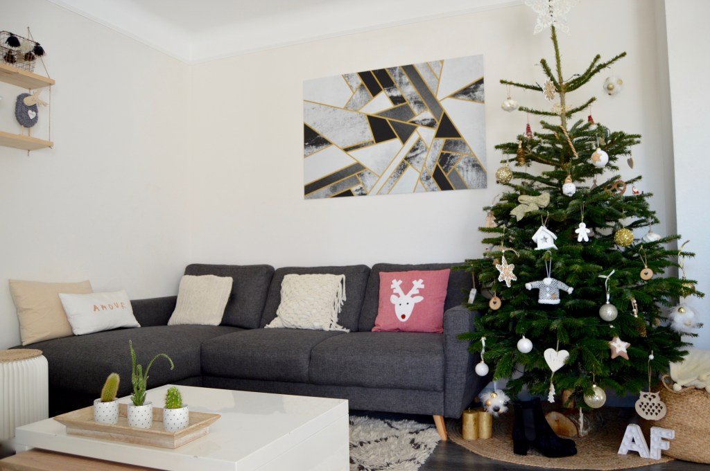 ~ Notre premier &laquo;&nbsp;vrai&nbsp;&raquo; sapin.